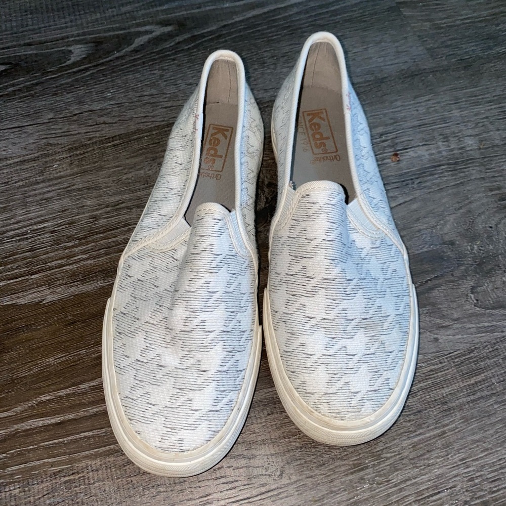 KEDS Women’s slip on sneakers